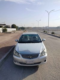 بي واي دي G3 • ٢٠١٦ • فتحة سقف