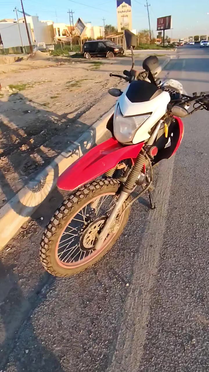 سلام عليكم 
شباب مطور قفاز هذه نوع 
مرقم دهوك سنويه عضم لي 2030
محرك جديدي بعدو بدهن شركه 300سيسي 
كهربايات فول شغله زوج تواير جديد 
لايت مال سياره الله وكيل 50الف شادو 
مطور كلشي ما يوجعه محور ويل على ويل كب وجوب ليس 
ويل الصلي موجود 
***********وتساب فقط او خاص على مسنجر 
السعر مليونين 400بي مجال الشرايه يدلل بس قساط ما ابيع
