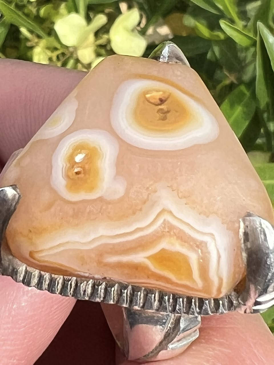 سليماني تحفه بحجم كبير قديم ملاكط العنوان الكوت للاستفسار الاتصال على ***********
