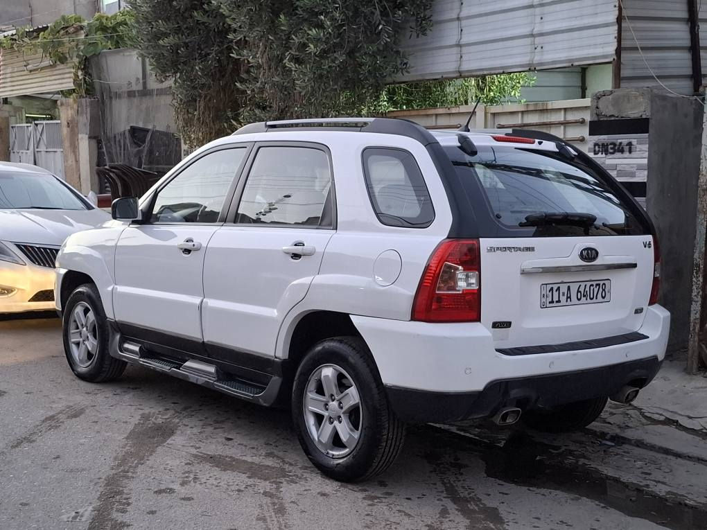 السلام عليكم للبيع او المراوس كيا سبورتج موديل ٢٠٠٩ محرك ٢٧٠٠ سته سلندر  فور ويل فول مواصفات فتحه تدفئه كشنات شاشه سستم سماعات تخم تاير جديد صدر امامي خلفي جديد سياره جاهزه من كلشي حادثها جاملغ امامي ايمن مبدل وصبغ بنيد وبدايه الشاصي تعمير فقط باقي السياره كفاله السعر ١٠٣ وبيها مجال بسيط 
مكاني الدوره ابو دشير 
رقم الهاتف *********** بغداد, العراق
