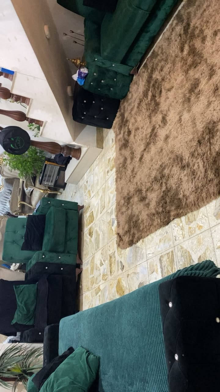 السلام عليكم تخم تركي للبيع بي مخزن داخلي وكلهن ينفتحن يصيرن منام السعر ٢٥٠ للاستفسار ***********
