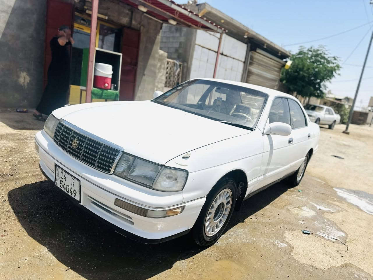 #كراون بطه  فصل موديل 1993 مكينه كير حداده تخم تاير 
السياره مال جناي ومتعوب عليها ما تخسر عليها الف 
تبريد شغال لايت زنون كهربائيات كلها شغاله سنويه لل29
رقم انكليزي السياره باسمنه تحويل ثاني يوم السعر 66 بيها مجال للشراي العنوان البصره القرنه *********** مكلف بالنشر رقم متوفر واتساب
