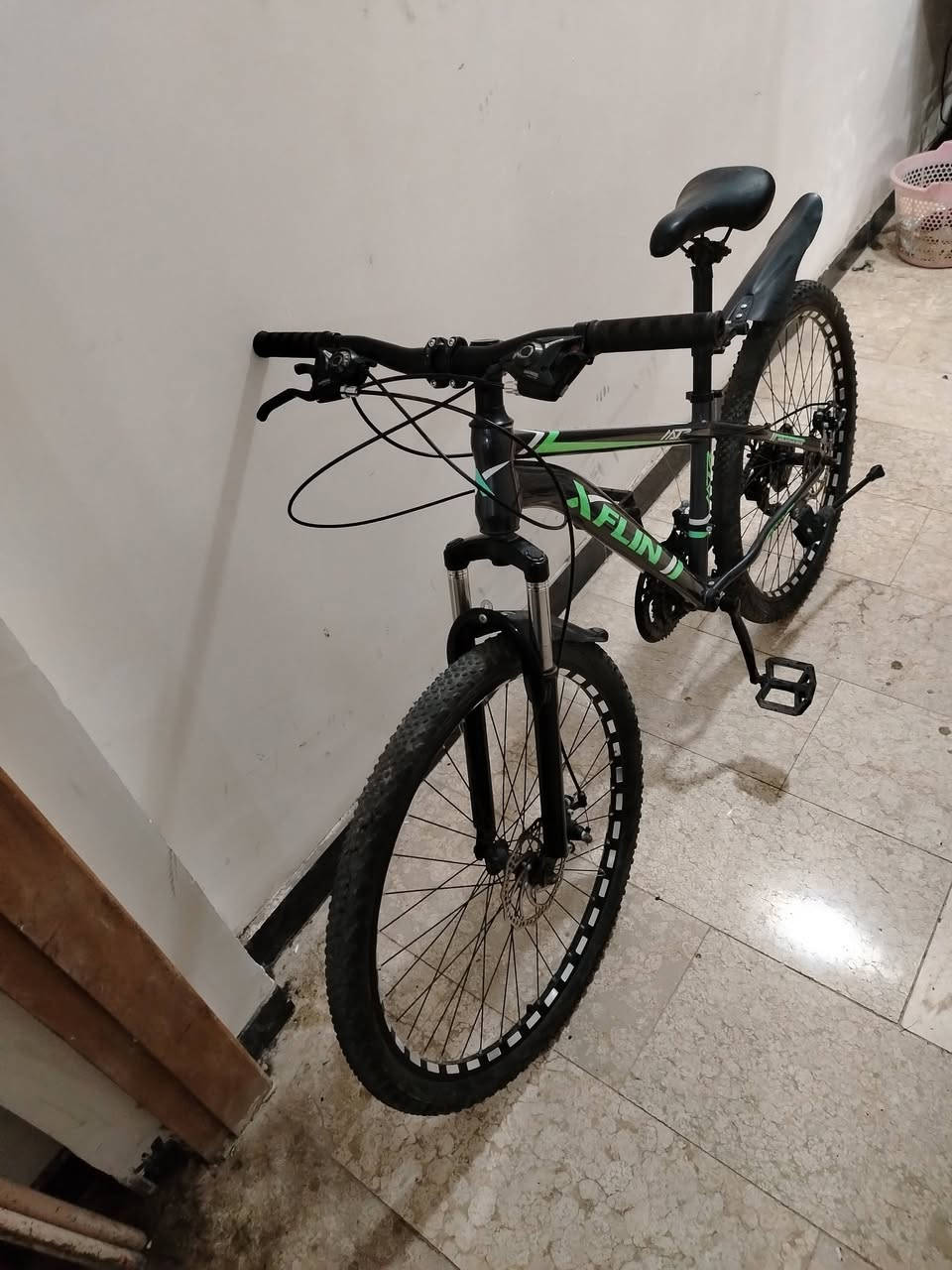 السلام عليكم 
باسكال للبيع جديد كلش نضيف اي نقص مآبي عكرب بريكات دبل امامي كله شعال حجم 26 فريم عالي غراضه اصليه ما مبدل بي شي سعره ب 80 وبي مجال مكاني بغداد حي جامعه ***********
