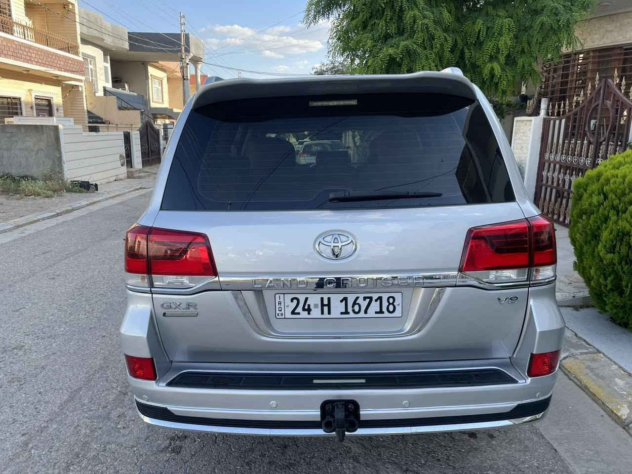 توێتا لاندکروسەر ٢٠١٧ 
سفری شەریکەی سەردار 
V8.   Gxr 
فولل مواسەفات 
بێ بۆیاخ  یەک جێگای بچوکی 
١٠٦ هەزار کیلۆمەتر ڕۆشتووە 
سەنەی بەناوی خۆمەوەیە هەتا ٢٠٢٨ تازەیە 
تاەیەی تازە سەیارەکە لۆکە 
گێرو مەکیەن بۆیاخ هەموو گیانی بەشەرت 
نرخی ٤١٨ گەڵاو مامەڵەیەکی زۆر کەم 
سەیارەکە لە سلێمانیە 
*********** السليمانية, العراق
