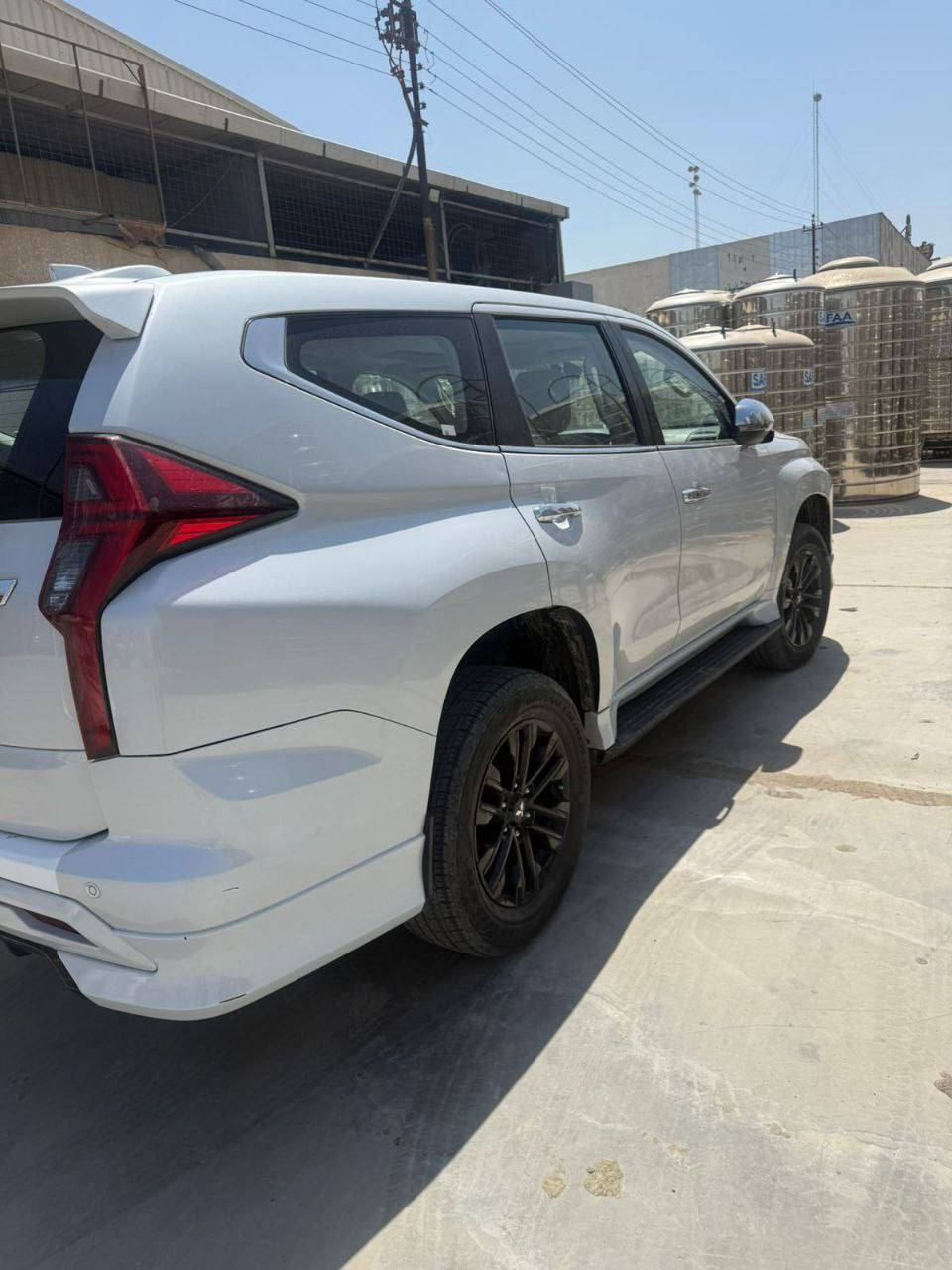 سلام عليكم  للبيع باجيرو سبورت 
المديل : 2020

ممشى السياره : 44الف

مركب عليها تخم تاير ياباني جديد
. 
. 

السعر : 215
. 

الى الاستفسار : ***********
