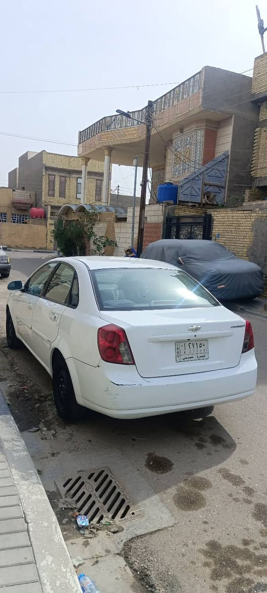 السلام عليكم سيارة اوبترة لبيع سيارة نضيفة واحلة من الصور السيارة على ايدي ما مخلي بيهة نقص مديل 2012 مكينة وكير وكهربايات كلهة مضبوطة وجدد مكينة 1600 السعر 75 
مكاني البصرة حي المهندسين تواصل (***********)
