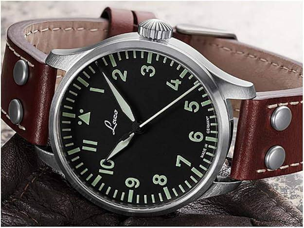 قطعه نادرة  🚨
الساعة الالمانية الفاخرة laco 
⌚ Laco Flieger Automatic – German Pilot Watch

ساعة طيار ألمانية أصلية تجمع بين التصميم العسكري الكلاسيكي والدقة السويسرية.
المواصفات الأساسية:
🇩🇪 صنع في المانيا – Made in Germany
⚙️ حركة أوتوماتيك Miyota 821A (بدون بطارية)
🔮 زجاج Sapphire مقاوم للخدش
💧 مقاومة ماء 5 ATM
🧭 طلاء Super-LumiNova C3 – قراءة واضحة في الظلام
🛡️ هيكل ستانلس ستيل كامل
🪶 سوار جلد طبيعي فاخر بعرض 20mm مع مسامير معدنيةر 

الحالة :جديد open box ✅
للحجز والاستفسار ***********
🚚متوفر توصيل جميع محافظات العراق
