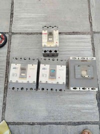 قواطع • معدات كهربائية