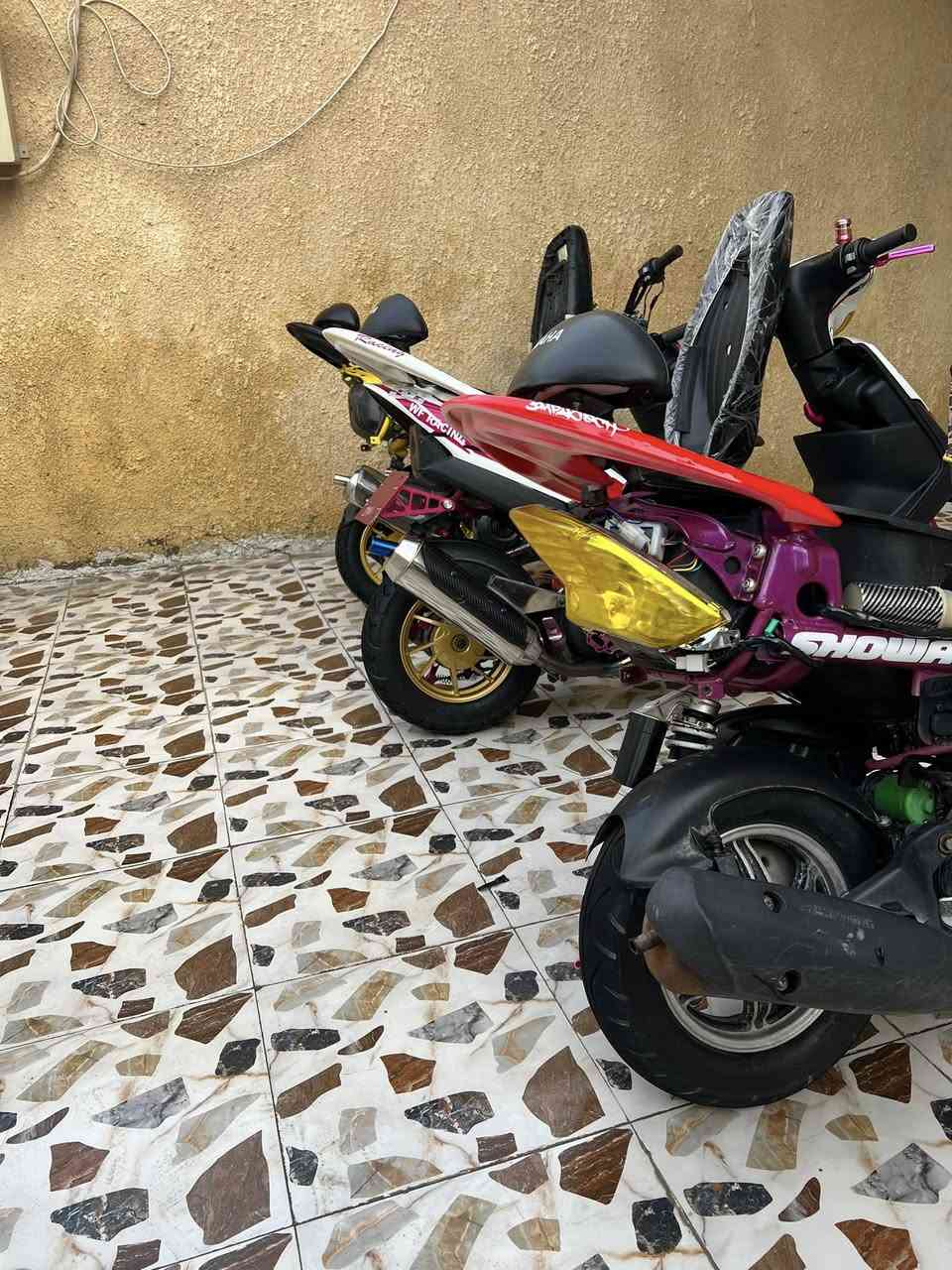 سلام عليكم ورحمة الله وبركاته يولد الدراجات للبيع كلهن الي تعجبه يجي خاص او مراسله وتساب وحده مكينه اربعه ولفات وثاني ليمونيه ولفين ولحمره بلاديه تفاصل اكثر وتساب دراجات متروسات تزويد ‭٠٧٥٠ ٥٨٤ ٠٦٤٠‬ مكاني بغداد ابو غريب
