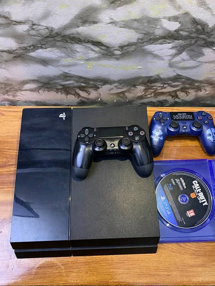 بلي فور فات اونولاين كامل ملحقات ويا جوستكات2 وحدة اصلية وقرص بلاك اوبس الجهاز كلش كلش نضيف واحلة من الصور _السعر 190_   للأستفسار واتساب ***********