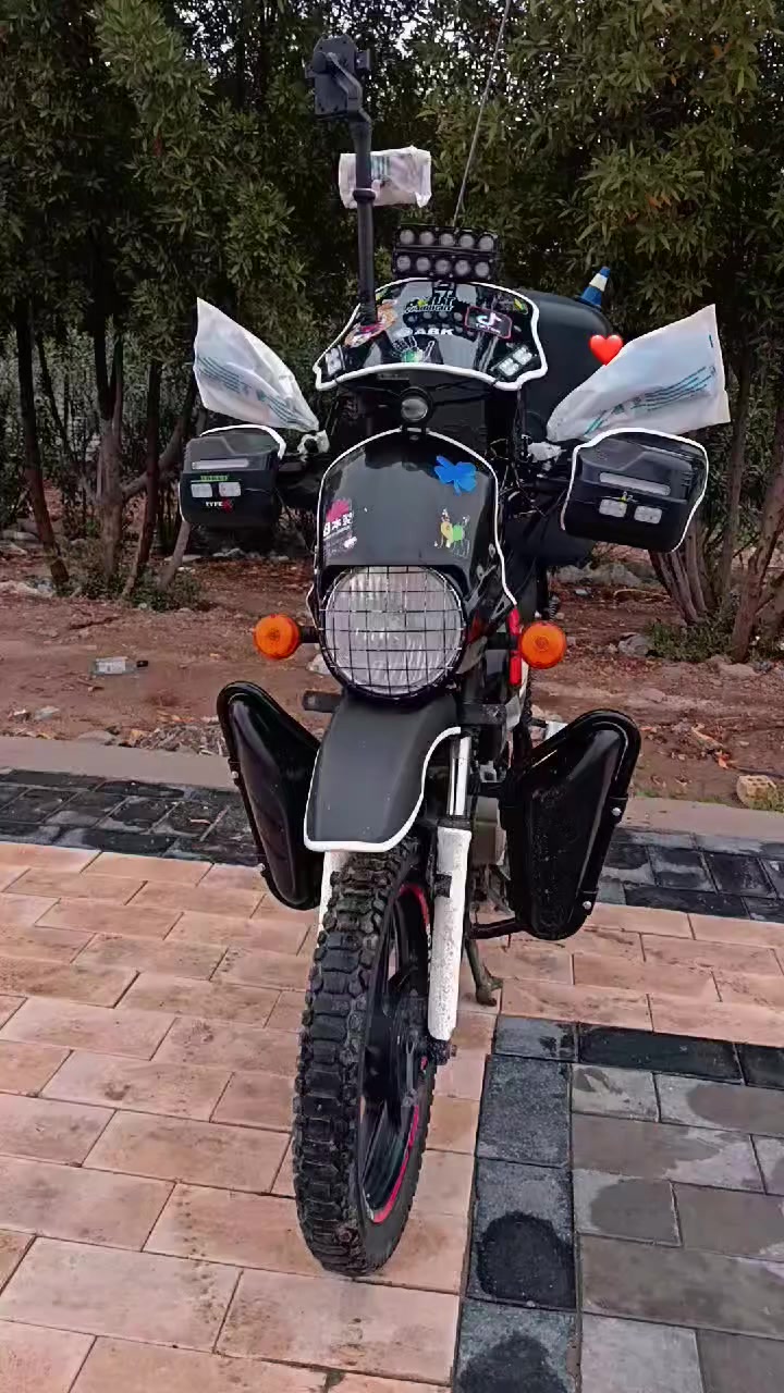 سلام عليكم اخوان بوكسر ٢٢ داخله ب ٢٣ كلش نضيفه وحلوه وبيها هواي اضافات مابيها نقص.. اوراق اصوليه فقط ٦ شراي ادخل خاص او اتصل ***********
