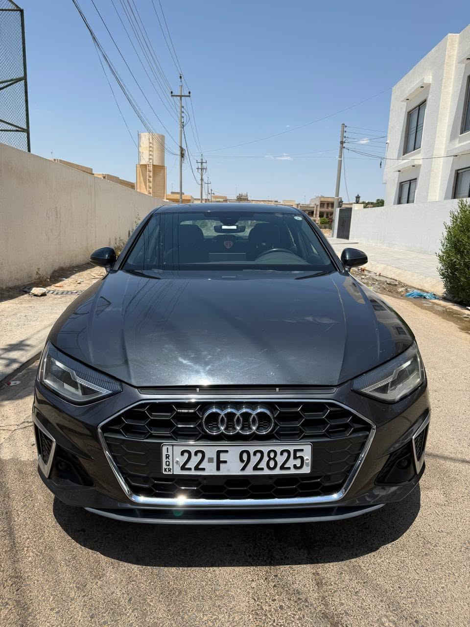 للبيع 2022 Audi A4 45 TFSI Quattro
* المحرك: 2.0 TFSI تيربو 4 سلندر
* القوة: 261 حصان
* ناقل الحركة: S tronic أوتوماتيك 7 سرعات
* نظام الدفع: Quattro رباعي
* تسارع 0-100 كم/س: 5.8 ثانية تقريباً
* فتحة سقف كهربائية
* كاميرات أمامية وخلفية
* حساسات أمامية وخلفية
* شاشة معلومات وترفيه كبيرة
‏* Apple CarPlay و Android Auto
* تشغيل بصمة وستارت/ستوب
* مثبت سرعة
* مقاعد جلد
* تكييف أوتوماتيك ثنائي المناطق
* إضاءة LED أمامية وخلفية
* مرايا كهربائية مع طي كهربائي
* جنوط ألمنيوم رياضية
* نظام مانع انزلاق وثبات إلكتروني
* وسائد هوائية متعددة
* نظام مراقبة ضغط الإطارات

السيارة بحالة ممتازة، محرك وگير وشاصي بحالة جيدة، جاهزة للفحص.
عدد الكيلومترات: (50 الف)
اللون:(اسمنتي)
السعر:(180 ورقه)

الاضرار:
جامغ ايمن معدل بارد
وجاملغ ايسر بي طعجة معدلة والشخوط مصبوغه

موقع السياره اربيل 
الرقم:***********
