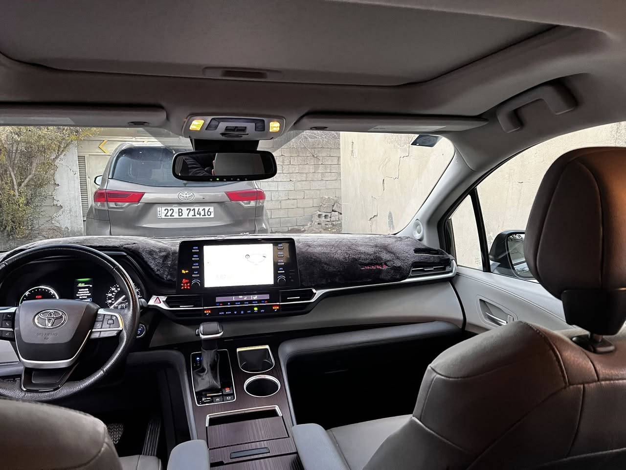 للبيع او مراوس بكورلا اوكامري تيوتا سينا 2023
فول مواصفات XLe السياره مكينه وكير ودواخل  وايرباك بحالت الوكاله ممبدل بيهن ولا برغي 
محرك 2500 هايبرد 
لون مميز  داخل بطانه 3الوان 
شاشتين تحكم عرض وشاشة اعطال 
بردات جام ابواب كرسي اضافي 8راكب 
تدفئة كشنات  ًوكشنات كهربائيه تحكم بجميع الوضعيات  نضام سماعات 🔊 jpLمزود بدمام  
فتحة تنته كل الابواب مع الصندوق كهربائيه شفط منافذ شحن امامي وخلفي تايب سي وآي فون بالاضافه الى شاحن لاسلكي بدشبول  نضام حساس فتح ابواب بالرجل
وبقية المواصفات معروفه  
السياره مال بيت باسمنه ومداخله لا كراج ولا معرض 
السعر285 وبي مجال للشراي راسلني ادزلك رقم الشاصي او اتصل ***********
