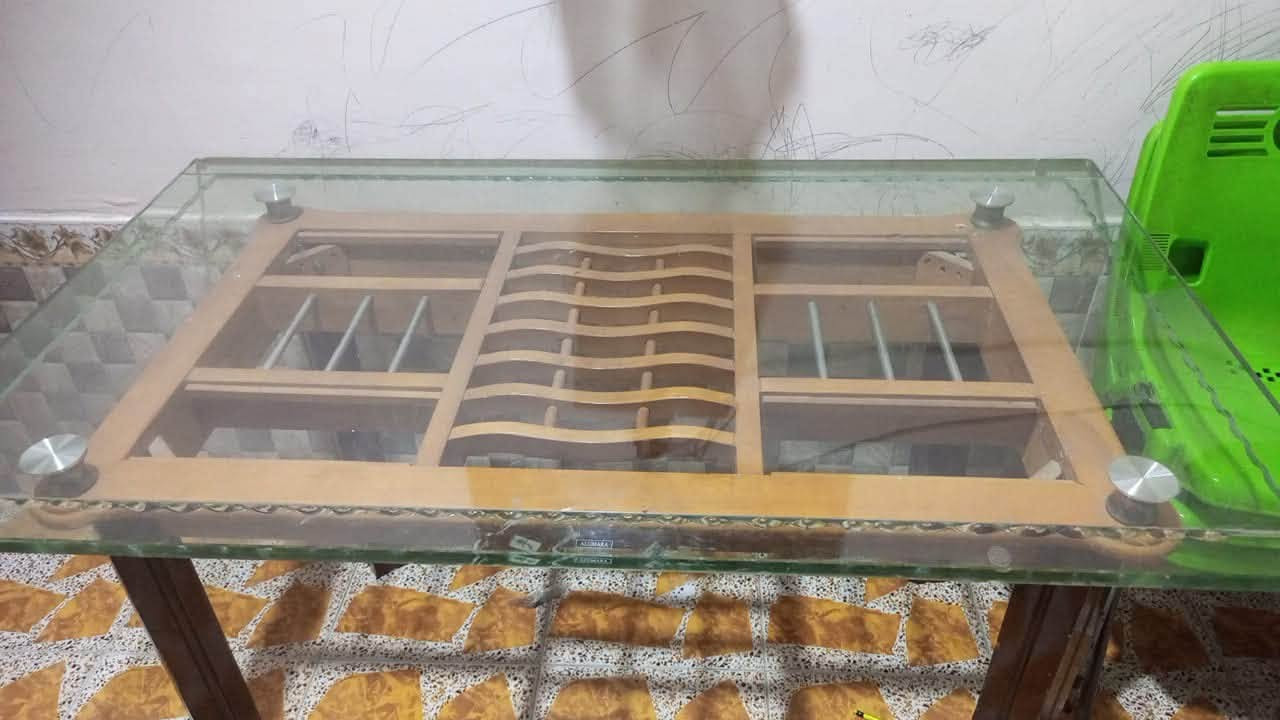 هاي المزهريات اربع قطع سعرهن ٥٠
هذا الميز طعام ب١٠٠


**إذا كنت صاحب هذا الإعلان وتريد حذفه لأي سبب، رجاءا أرسل رسالة إلى الدعم الفني**