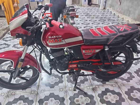 دراجه دايوان موديل 22 اوراق اصلي
دراجه مكفولة كل نقص مابيه اشاير دبل اشاره كل شغال
مكاني كوت حي الحكيم
سعر (1550) وبيه مجال للشراي
رقم ***********
