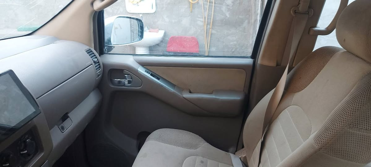 نيسان بافندر م٩ ابيض مكينه وكير وتبريد تمام  امريكي بيها الجاملغ الامامي تحويل مباشر مكانها بغداد المشتل ت *********** ..سعر ٦٥

