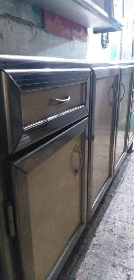 سلام عليكم كاونتر نظيف مستعمل تفصال مو سوكي اربع ابواب و2 مجرات وقطعة تعليك بابين، بدون سنك
مكاني بغداد ***********
