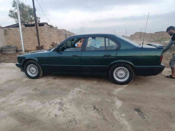 السلام عليكم ورحمة الله وبركاته 
للبيع بي ام (530) محرك (8)اصل
كير محرك شرط تتبريد تدفه وظعيت شركه  كشنات جلت كهرب سلايت ثلاث طكات
طخم تاير جديد طخمها جديد
(موديل 92)  رقم نينوى جديد
شرط التحويل العنوان موصل اخوكم ابوثامر مكلف السعر (70)
وبي مجال شي قليل للاستفسار التصال على الأرقام
(***********) ☎️
(***********) ☎️
