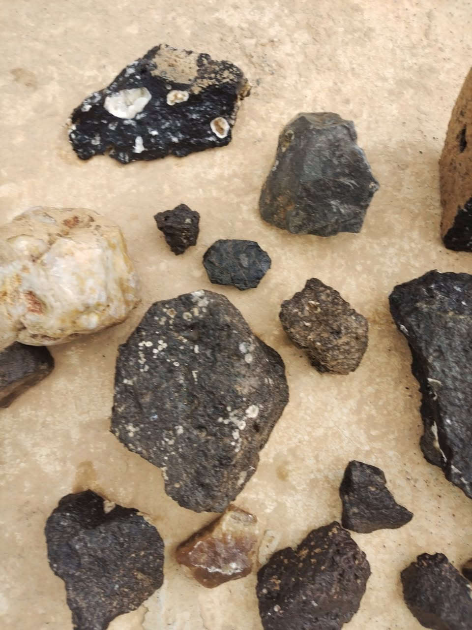 سلام عليكم
احجار للبيع


**إذا كنت صاحب هذا الإعلان وتريد حذفه لأي سبب، رجاءا أرسل رسالة إلى الدعم الفني**