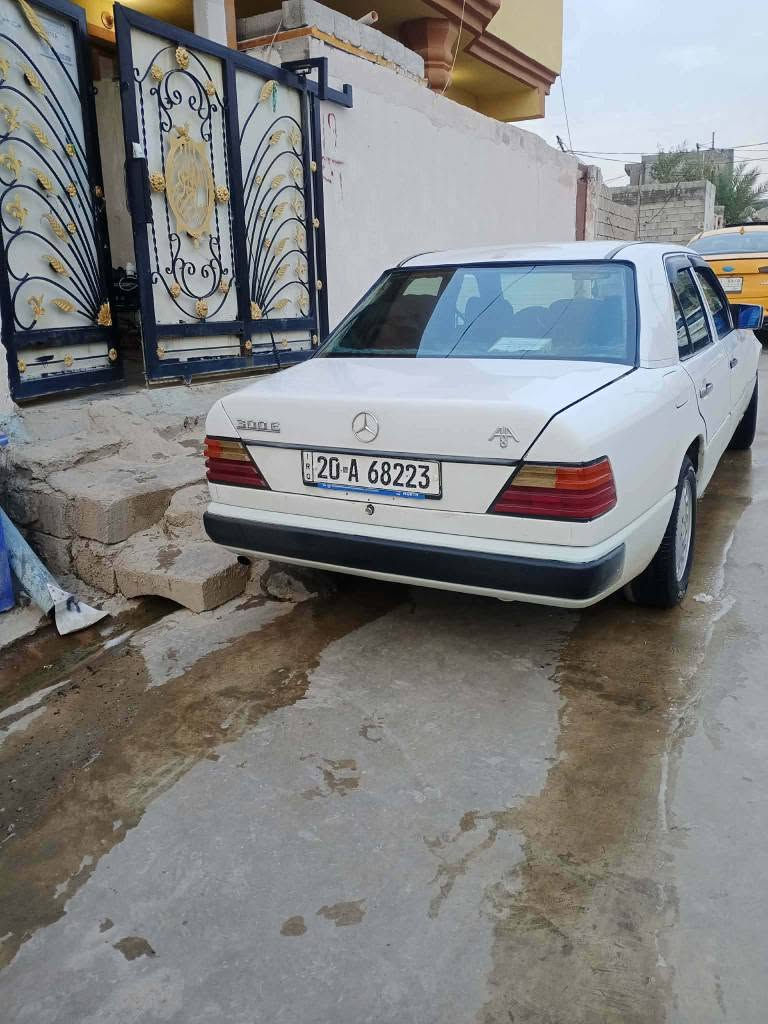 مرسيدس E300 موديل 1991 مكينه وكير بطه 3000
تخم تاير جديد صدر جديد باتري جديد كهربائيات كلها شغاله داخل جديد مابيها اي نقص تبريد ثلج 🥶 مسجل شاشه تاب 
سعر 53وبيها مجال مكاني ديالى جلولاء رقم ‏‪***********‬‏ خناقين, ديالى

