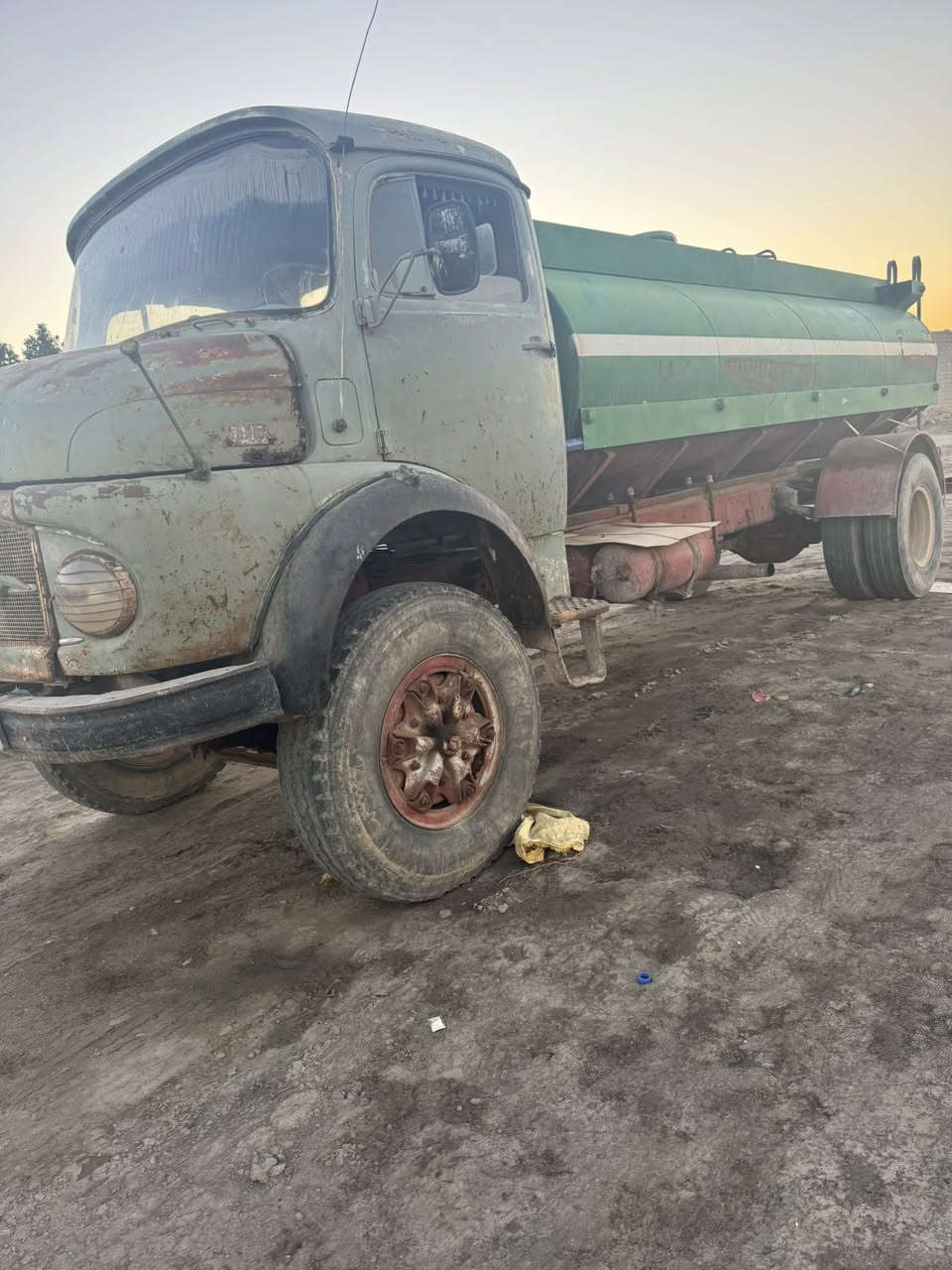 سلام عليكم للبيع دنكر بو ردين جديد محرك وضع شريكه ***********
