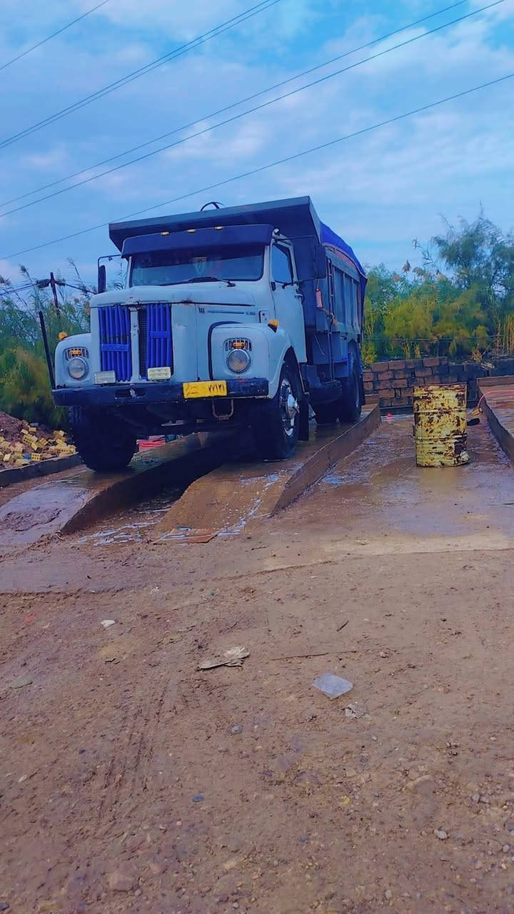 السلام عليكم ورحمه الله وبركاته سكانية للبيع 111 مكينه عادي  لا بخار ولا صرف الحمد الله تخم كهربائيات اكسن ملاكم مديل 1980 عوزه شويه تطبيك  رقم انكليزي بسمي تحويل ثاني يوم اتصال الهاتف ***********
