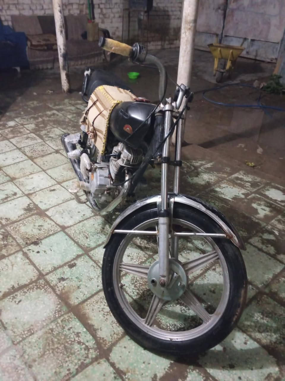 السلام عليكم دراجه للبيع سيفان حربي كلك كلك مكاني ديالى الخالص ***********
