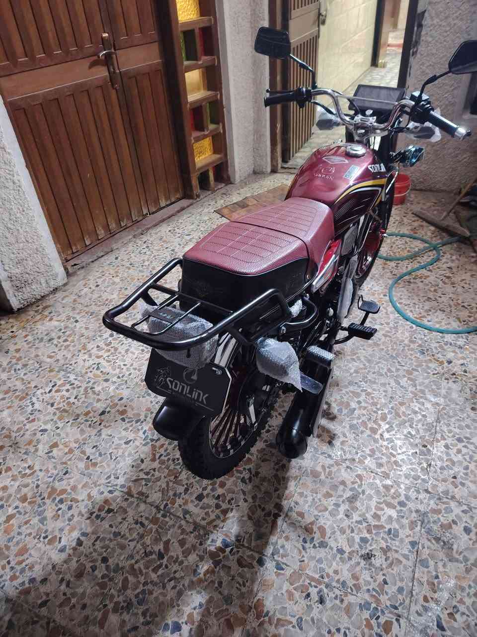 السلام عليكم دراجة يراني سيفان سونك ٥كير مديل 25 مكينة 200 سيسي زيرو أوراق كاملة مال معرض مكفولة كفالة عامة دشبول شاشة أيباد منفذ شحن بي اشاير لد بكلايت زنون عالي ناصي دراجة شخط بصمة تشغيل عن بعد سعر ٨٥٠ وبيه مجال مكان بغداد مدينه الصدر رقم الهاتف ***********
