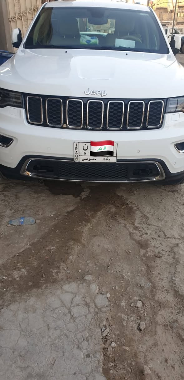 جيب موديل ٢٠  خليجي
لمتد  ومعروفه مواصفات اللمتد 
حساسات امامي خلفي 
مرايات شفط 
شاشات ٣ 
بانورما 
بيه ضربه بالبنيد وموضح بالصوره 
وبيه  ضربه بالباب الايسر  خفيفه ( طعجه ) تصلح ع البارد 
السعر  والسياره موجوده شوكت مايجي يشوفها 
والسعر ٣٠ وقابل للتفاوض 
رقم بغداد  والسياره باسمي


**إذا كنت صاحب هذا الإعلان وتريد حذفه لأي سبب، رجاءا أرسل رسالة إلى الدعم الفني**