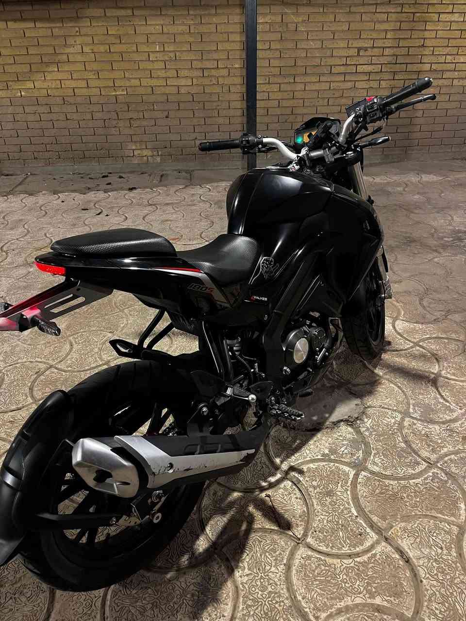 بنلي 180 ايطالي
دراجة نظيفة ماشية 6 الف رقم وسنوية اخت الزيرو لون اسود فحم محرك 180 نازل نظام تبريد راديتر مي ومروحة سعر 3 ملايين ونص وبيها مجال ما ملعوب بيها بلادي مكاني بغداد الكرخ

***********
