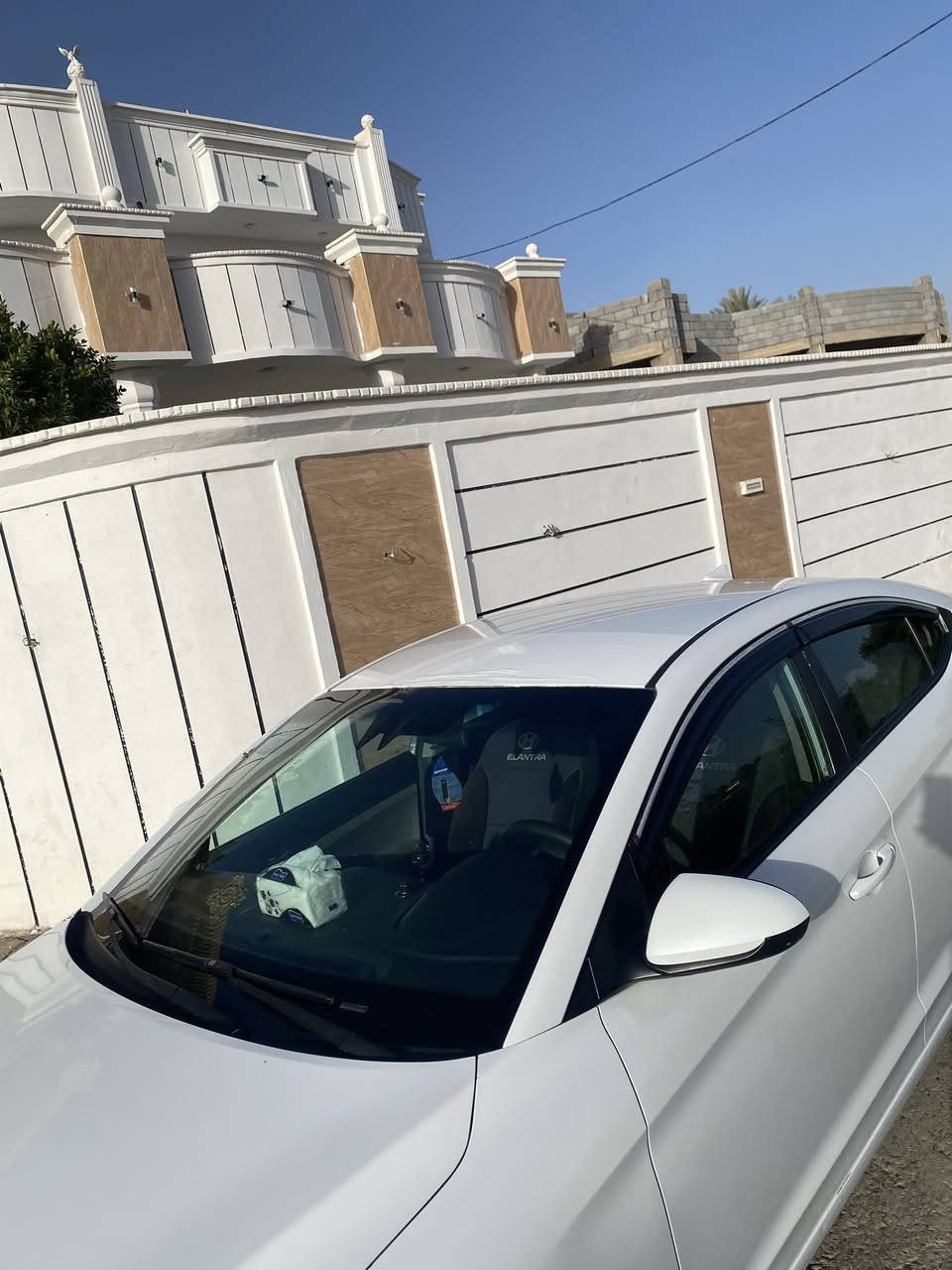 السلام عليكم
النترا2017 للبيع او المراوس محرك   2000ابو المجول الكبير المرغوب السياره جاهزه ماناقصهه شي كير محرك تبريد تايرات صدر كله تمام رقم الانبار الدولي 
سعر السياره 120 وبيه مجال 
ملاحضه /الصبغ بدون دواخل بس البابين وشويه من الجاملغ 
وبيه تقشير بسيط والوارد اللون الابيض معروف بهالشي 
مكاني الانبار /جزيرة الخالديه كرطان 
***********
