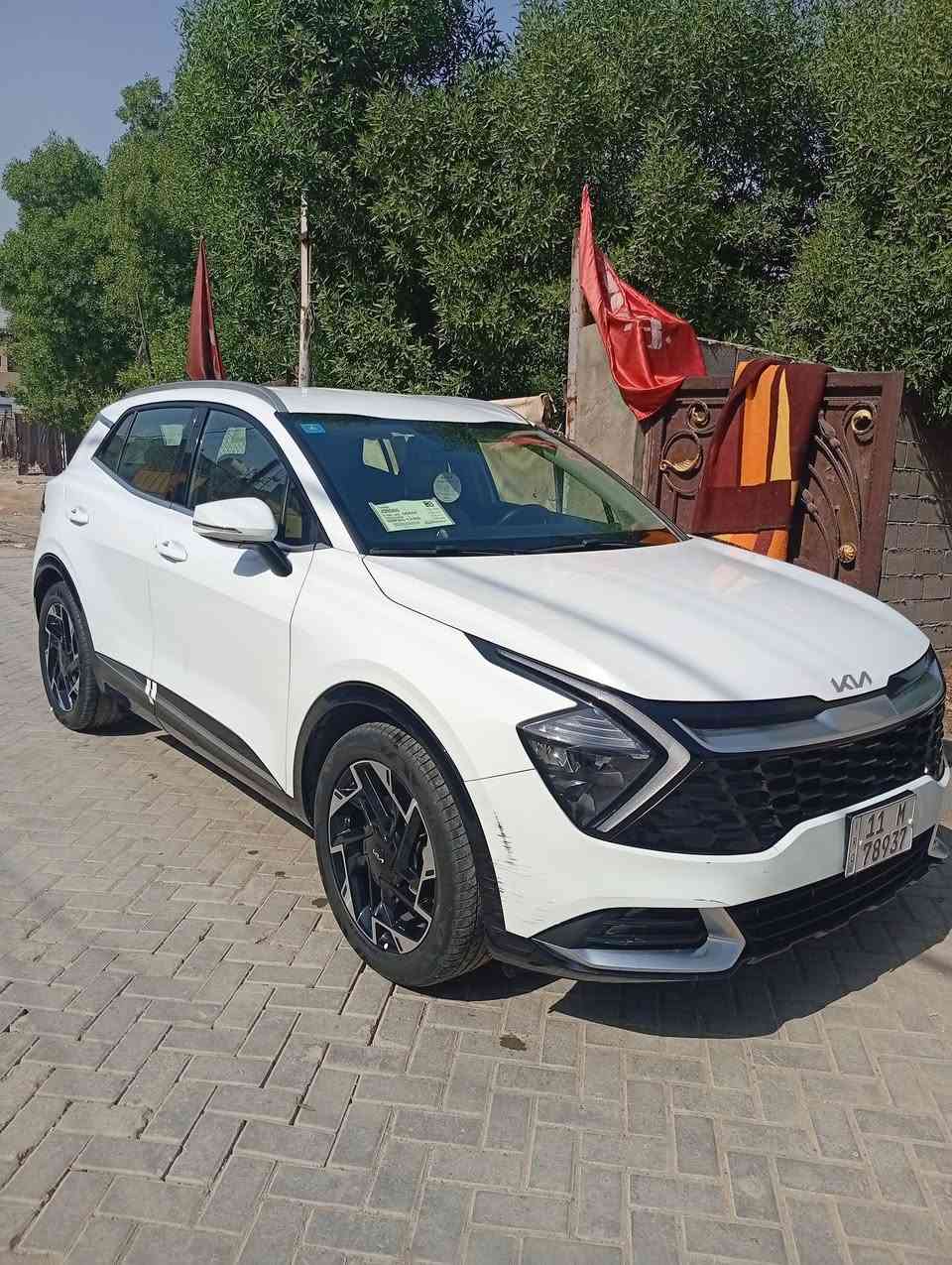 السلام عليكم ورحمه الله وبركاته 
بيع مستعجل 
كية سبورتج مفولة1على 1
بدون قطرة صبغ السعر 230
رقم الهاتف ***********
