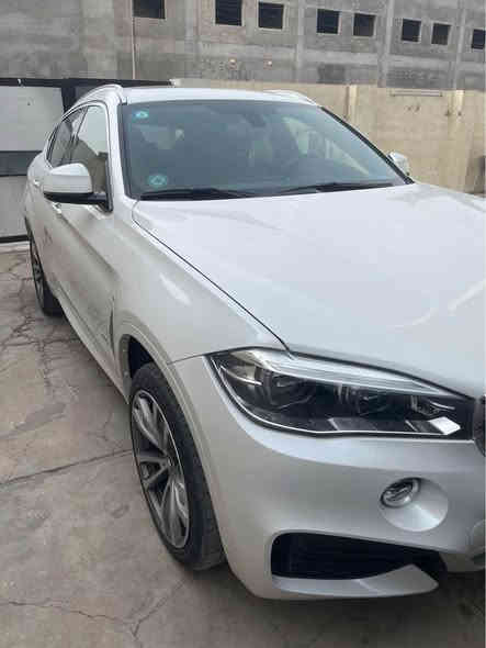 السلام عليكم … أخوان BMWX6
موديل 2019 خليجيه وكاله العروش 
عداد المسافه 48 الف كيلو متر 
السياره كفاله عامه 
مواصفات السياره 
مكينه ٦ سلندر توين تيربو 
مكينه ٣٥٠٠ 
بصمه 
سلايدروف 
شاشات عدد ٣ 
داتا شو 
جنطه كهرباء 
جكات 
بوب شفط 
داخل جلد احمر 
بعد بيه هوايه مواصفات ممذكوره 
السياره كلش جديده 
ماخذيهه من جانت زيرو 
السعر 40.000$ وبيه مجال بسيط 
للاتصال ***********
بيع او مراوس 
عنوان بغداد زيونه Webada East
