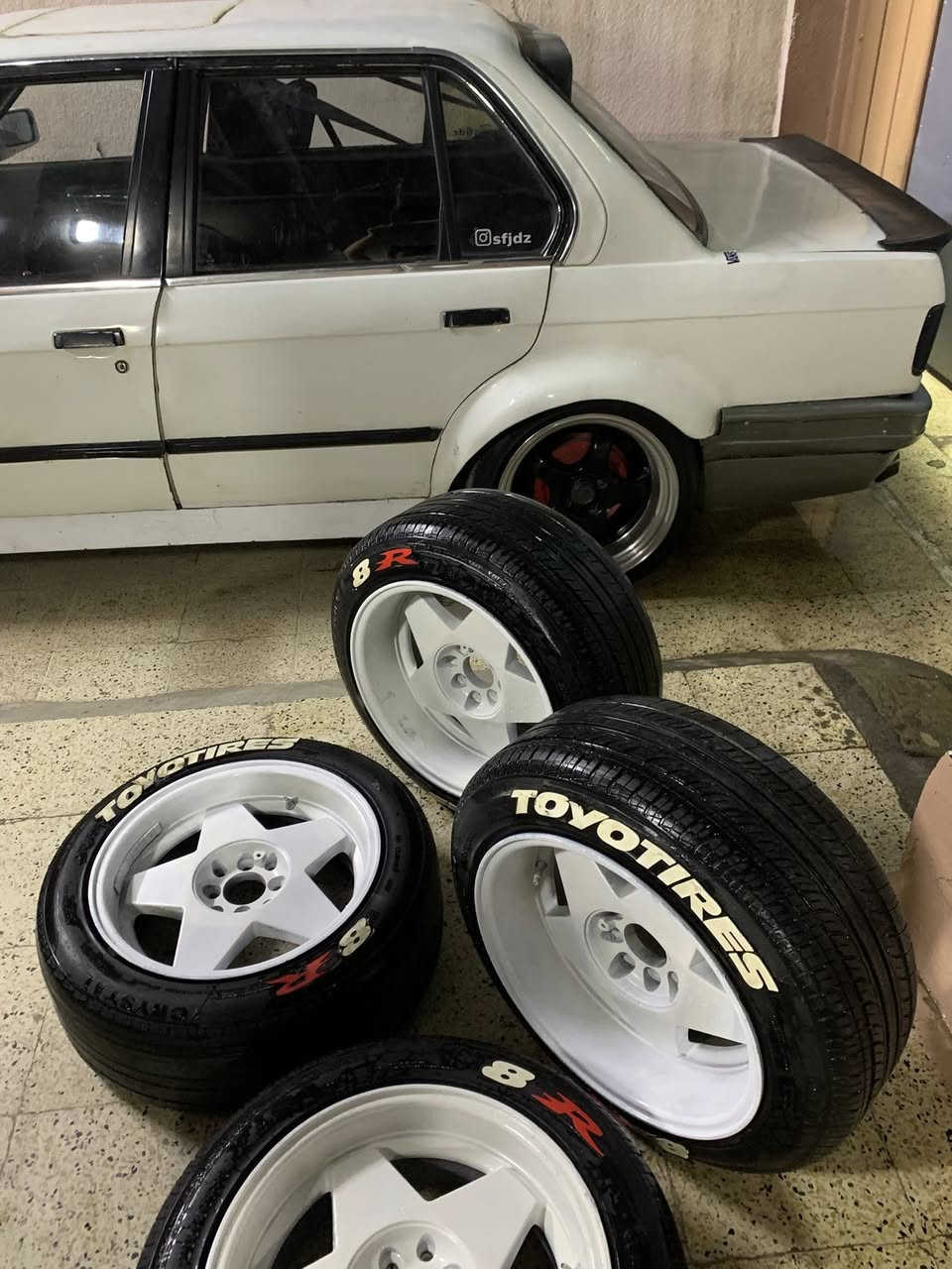 شبابنا الطيبة
طخم بوربت 16 
4 ستد 
لاتصليح ولاعواج 
مكاني موصل توصيل موجود 
سعرهم 300 وبيهن مجال
***********
