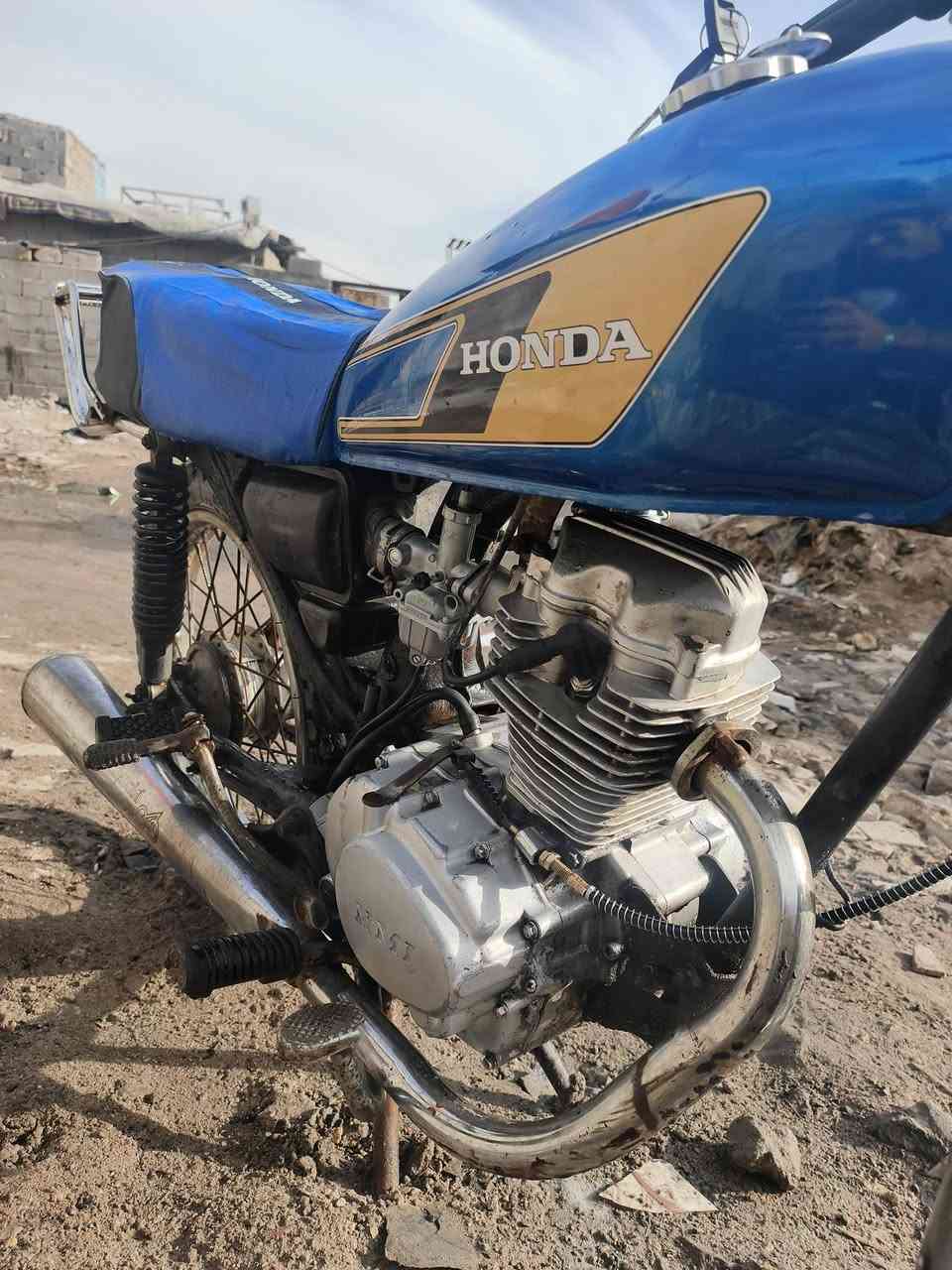 السلام عليكم دراجه للبيع سعر 350 بيها مجال مكان بصره***********
