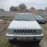 جيب شيروكي گير محرك بطه 3000 جدد شرط صدر جديد تواير اربعه جدد شاشه كام...