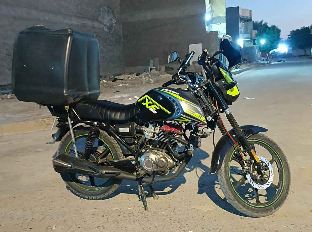 السلام عليكم ، مكلفه بنشر
دراجه شاينك للبيع
مواصفات/ مكينه 150ss مكينه جديده ما مفتوحه سبانه ما محطوطه عليها دراجه كلها بلاديه وياها صندوك مال دليفري وغراضها كلها كامله للاستفسار واتساب/ ***********
