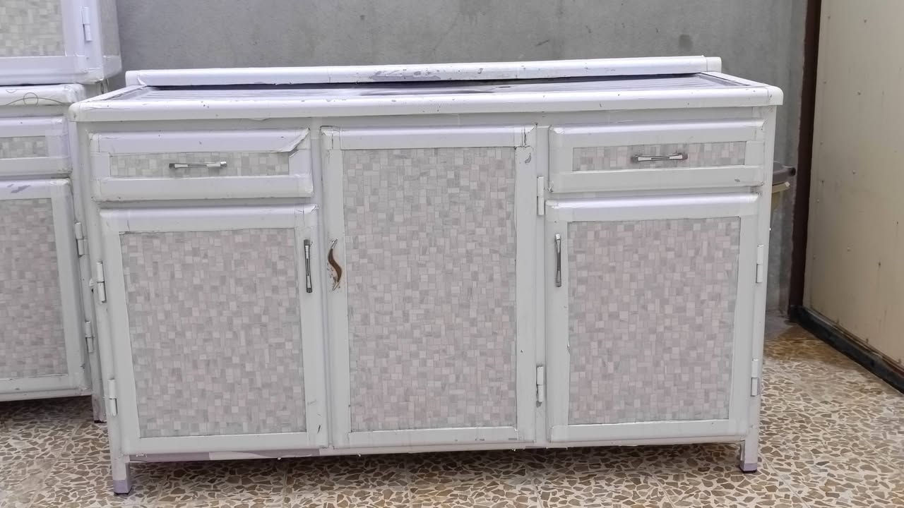 سلام عليكم
كاونتر نضيف للبيع 
ما بي لا كسر ولا فطر 
نضيف
ثلاث قطع
قياستاتو مكتوب بل صوره
مكاني مجمع زيونه خلف سيطره شلالات 
هاتف : ‏‪***********‬‏
