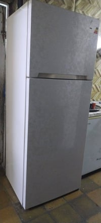 اخوان ثلاجة ١٨ قدم جديدة و الصورة مو مثل الحقيقة ابيع مستعجل و بلا عمل...