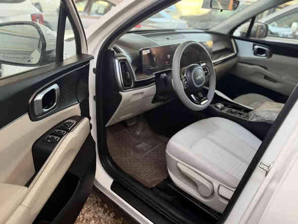 محرك سرعه ماوس 

سايد بريك دكمه 

عداد كيلو متر 25,500

كفاله عامه بوضعيه زيرو 

مكينه 4 سلندر 2.5

للتصال.  ***********
