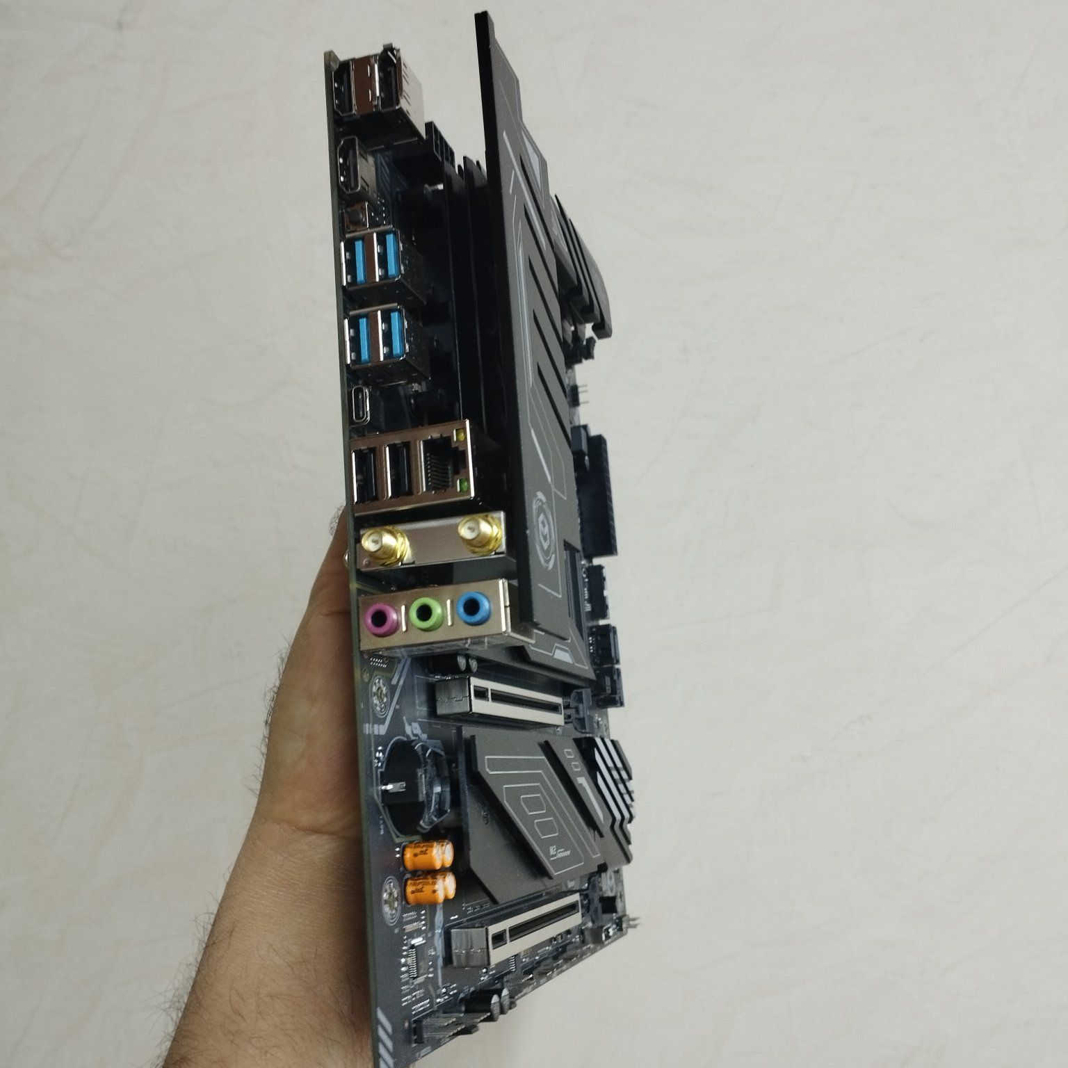 كومبو مذربورد ومعالج يجي ملحوم

ERYING I9 14900HX DDR5 جديد مفحوص 

للتواصل خاص او واتساب ***********

