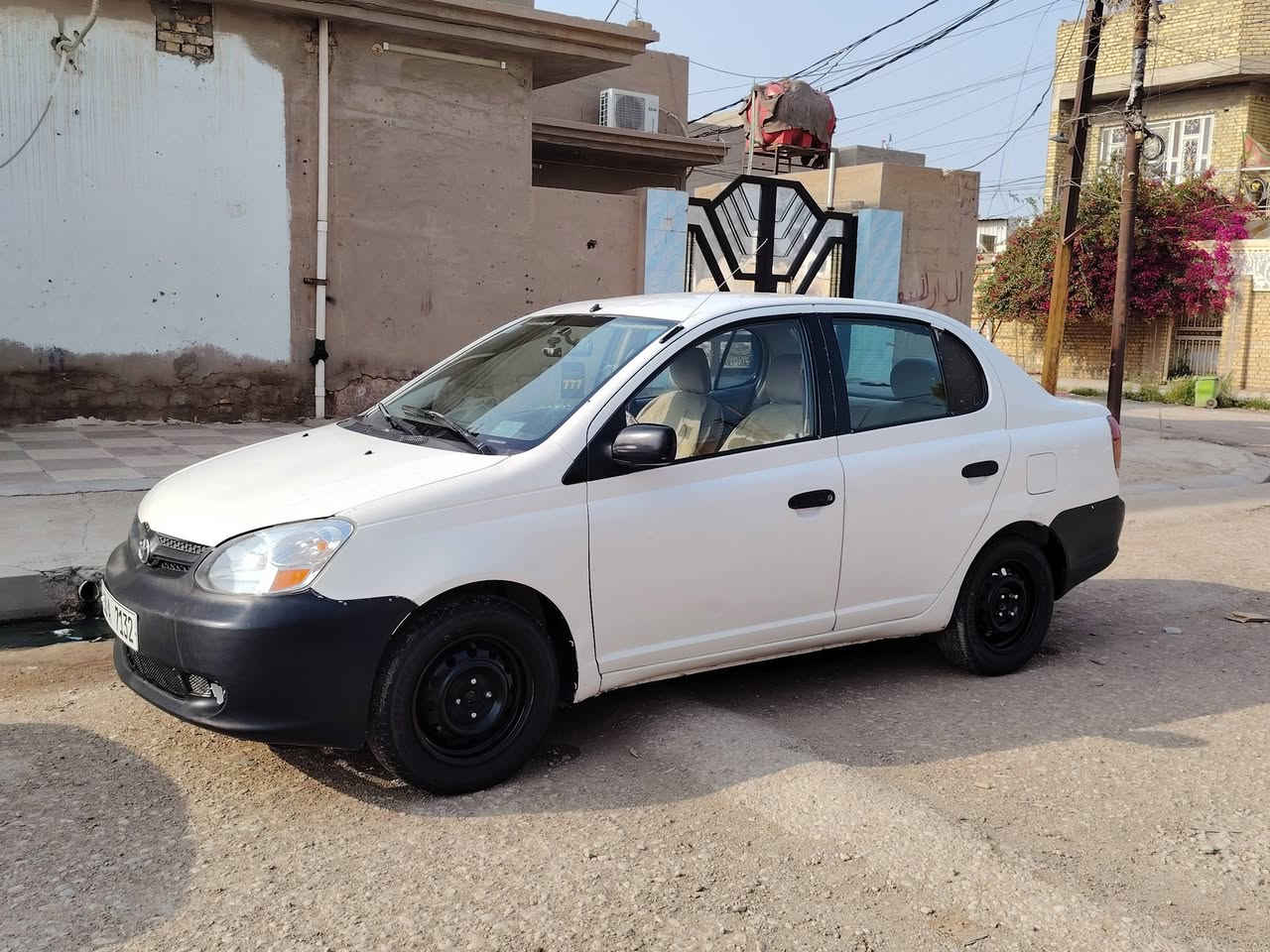 كورلا أيكو موديل 2004
السيارة مكفولة من الصبغ والمعجون ما عدا نص الجاملغ الامامي عكس السايق وتكحيلات بسيطة أيضاً
مكينة بيكاجو 1600
كير اوتو
تخم تاير جديد
باتري جديد
كهربائيات كلة جديد
شاشة بيها كار بلي وبيها اندرويد اوتو
كاميرا خلفية وداش كام امامي
منظومة تبريد كاملة جديدة
دوشمة جديدة 
سستم سماعات استيريو جديد
صدر امامي جديد بالإضافة الى بلكات جدد مجاول تنظيف بخاخات مع لاستيك جديد
سنتر لك وريمونت ويجي وياها سويج اصلي وسويج ريمونت
السعر 57  وبيها مجال قليل
رقم بابل جديد مشروع وطني وين متريد تديرها وسنوية ما ساقطة لنهاية العاشر وهزة لنهاية السابع
السيارة نقص برغي ما بيها تأخذها تترحملي موظف اروح وارجع للدوام بيها فقط بس شوي محتاج واريد ابيعها وربي يرزق الجميع أن شاء الله ويسهل امر كل شخص ...
المكان - واسط - كوت - المركز
يرحم والديكم اللي ميعجبة السعر السيارة لا يظلم الاخرين ويسقط بحلالة ...
للتواصل الاتصال على ***********
او واتساب ع نفس الرقم
