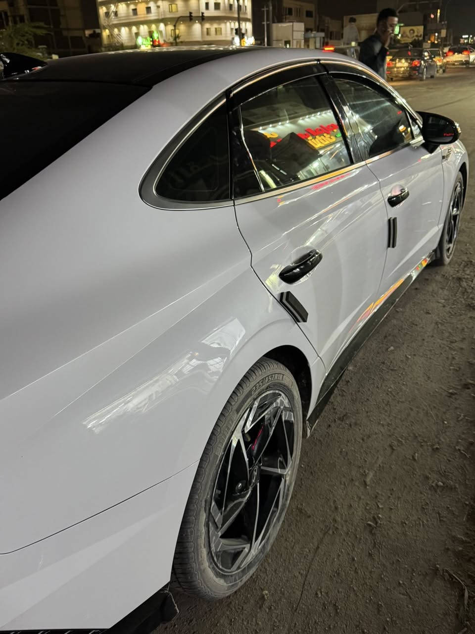 السلام عليكم سوناتا للبيع
سوناتا 2024 خليجي فول مواصفات 
اللون ابيض
دواخل جلد جملي 
انارة محيطيه 
بانوراما 
شاشة كبيرة 
حساسات 360 درجة 
كاميرا خلفية 
4 انظمة قيادة 
تبريد امامي خلفي 
بردات خلفية 
دخول ذكي 
تشغيل عن بعد 
عدادات ديجيتال 
شاحن لاسلكي 
ماشيه 57الف 
رقم بغداد حرة تحويل ثاني يوم بيه رصعتين بسيطات بالجاملغ الخلفي
السعر 232 وبيها مجال للطيبين 
مكاني بصرة


**إذا كنت صاحب هذا الإعلان وتريد حذفه لأي سبب، رجاءا أرسل رسالة إلى الدعم الفني**