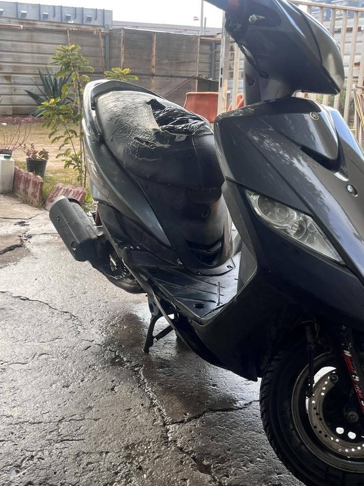 السلام عليكم ورحمة الله 
دراجه ثعلب  GTR كفراتة بلادية 
مكينته ناعمة كلش شلعه ومعدل زينات
دراجة ابيعة كوم حديد كوم حديد بيه نقوصات بسيطه مثل تحرك كلوبات وكابريتر وصخه تذبله ٥٠ الف ترجع جديده تكمل كل نقوصاته كوم حديد ابيعة    السعر (275) قفل قفل ربع مينزل 
مكاني بياع 
***********
