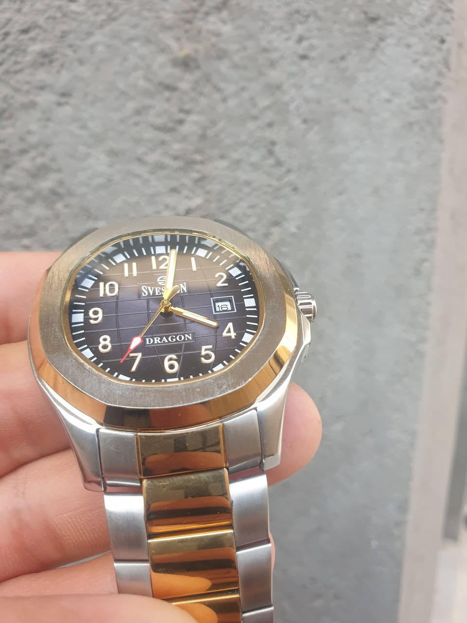 ساعة للبيع او مراوس حسب القناعة النظافة ٩٨ بالمية  هذا أسم الساعة SVESTON  سفيستون احد الشروط اصلية


**إذا كنت صاحب هذا الإعلان وتريد حذفه لأي سبب، رجاءا أرسل رسالة إلى الدعم الفني**