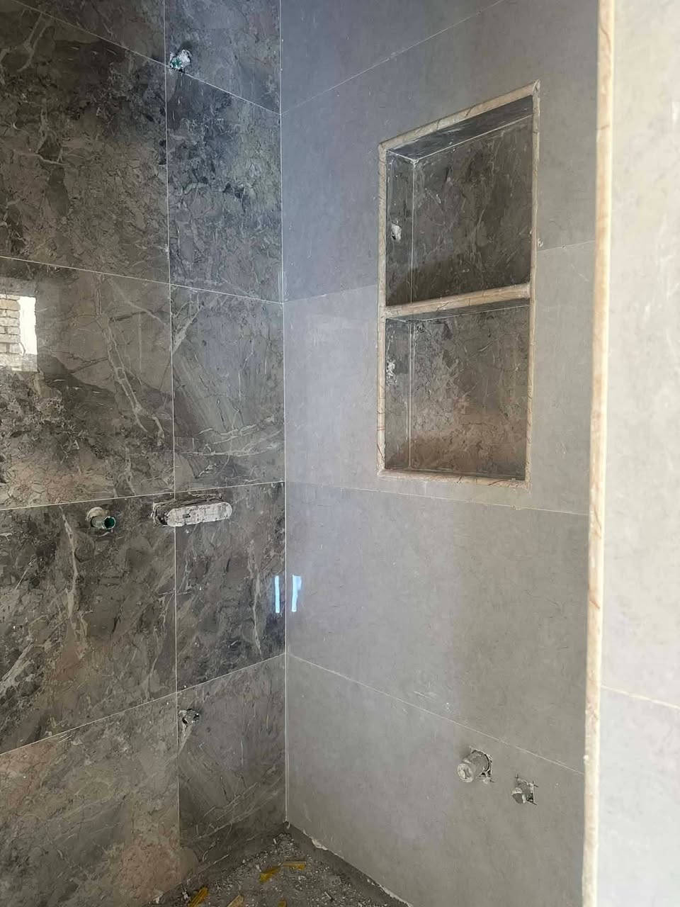 السلام عليكم محمد خلفا سيراميك جدران وارضيه وكاشي بورسلين مصري ومعي كادر متفرغ حاليا شغل درجة اولى ليزر جبنان صلايب تسليم مهندس *********** بي واتساب
