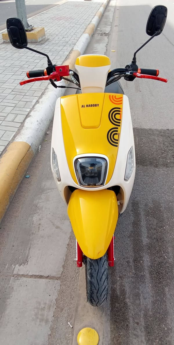 السلام عليكم دراجه للبيع فول موصفات تجي وشوف اشاير كيج سرعه كيج بانزين كله شغال دراجه وصل معرض موجود صار اقل شهر من طالعه من معرض دراجه فول موصفات بيه سويجين جهاز مال نذار بيه كله شغال بيه دراجه مديل 2025 سعر 1.500 مليون وخمسميه وبيه مجال رقم مبايل ***********
