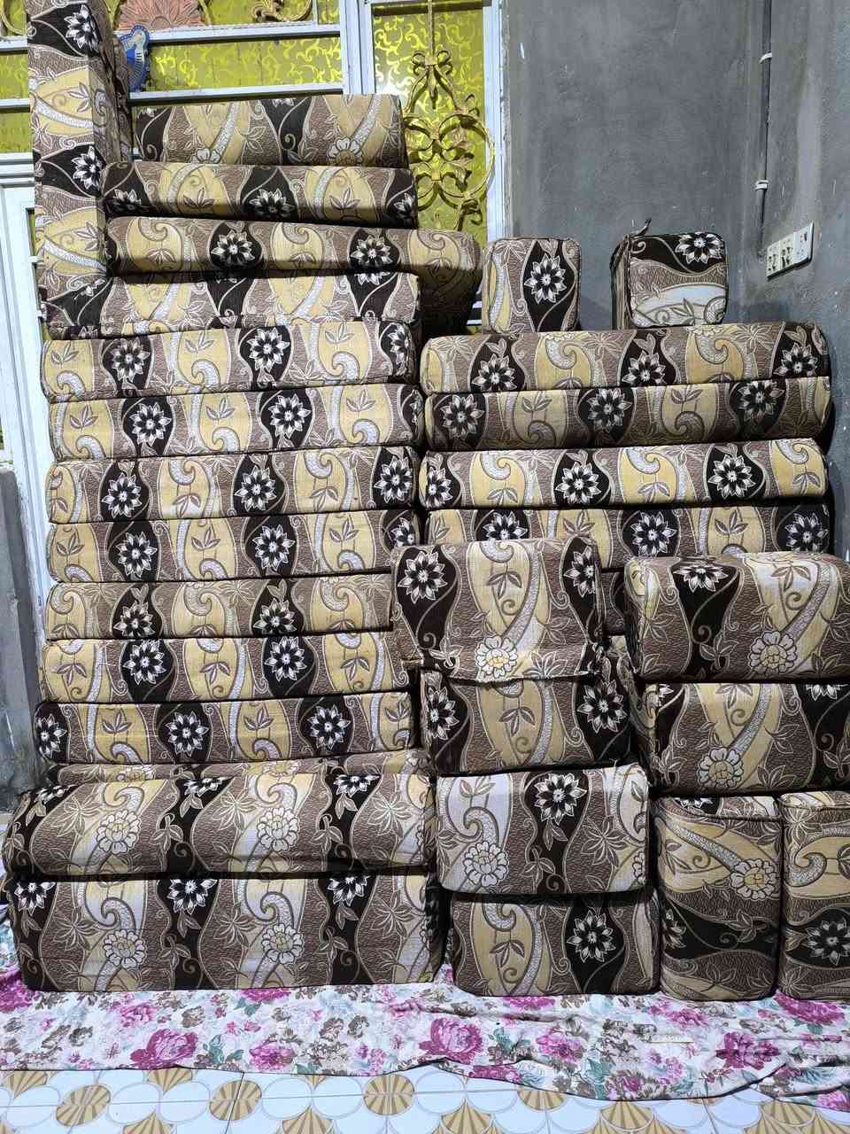 السلام عليكم تخم ديوان نظافه 100% 
9منادر ومساندهن و10تكيات السعر 250 بي مجال بسيط عنوان رفاعي ***********
