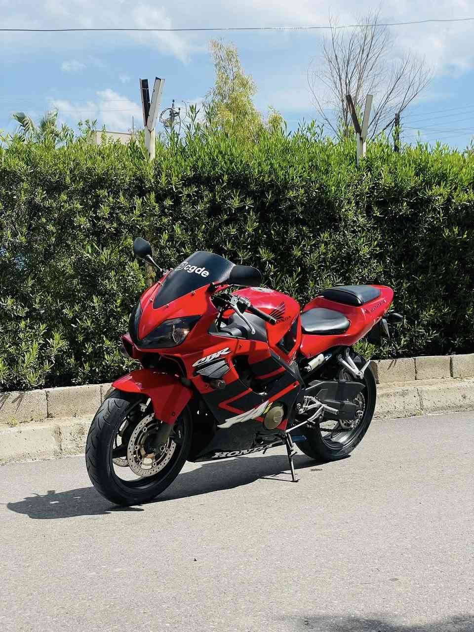 للبيع
دراجه هونداF4i 2004 
دراجه كفاله كير مكينه كهربائيات 
ممشا الدراجه 32الف 
دراجه جاهزا السعر خاص او الاتصال على الرقم 
*********** 
مكان الدراجه موصل
