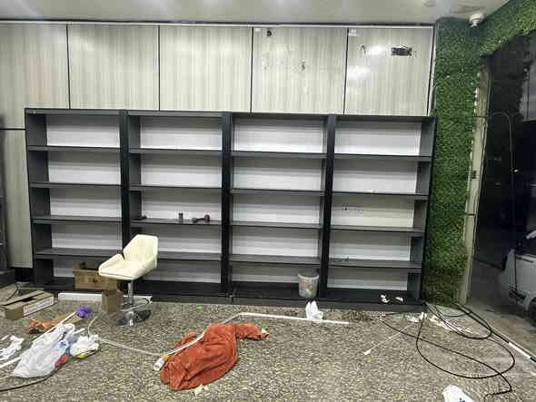 سلام عليكم رفوف للبيع مكاني بغداد حي القاهره 
***********
يتوفر واتساب
